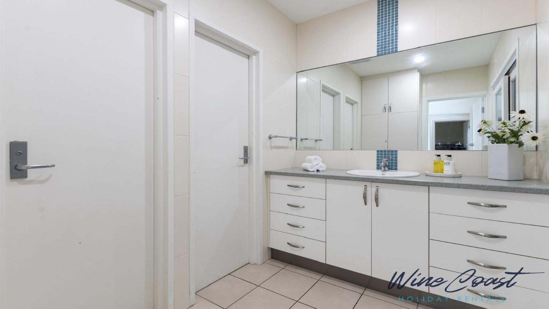 35 Degrees South By Wine Coast Holiday Rentals - Escape To The Fabulous 35 Degrees South By Wine Coast Holiday Rentals. Port Noarlunga 外观 照片